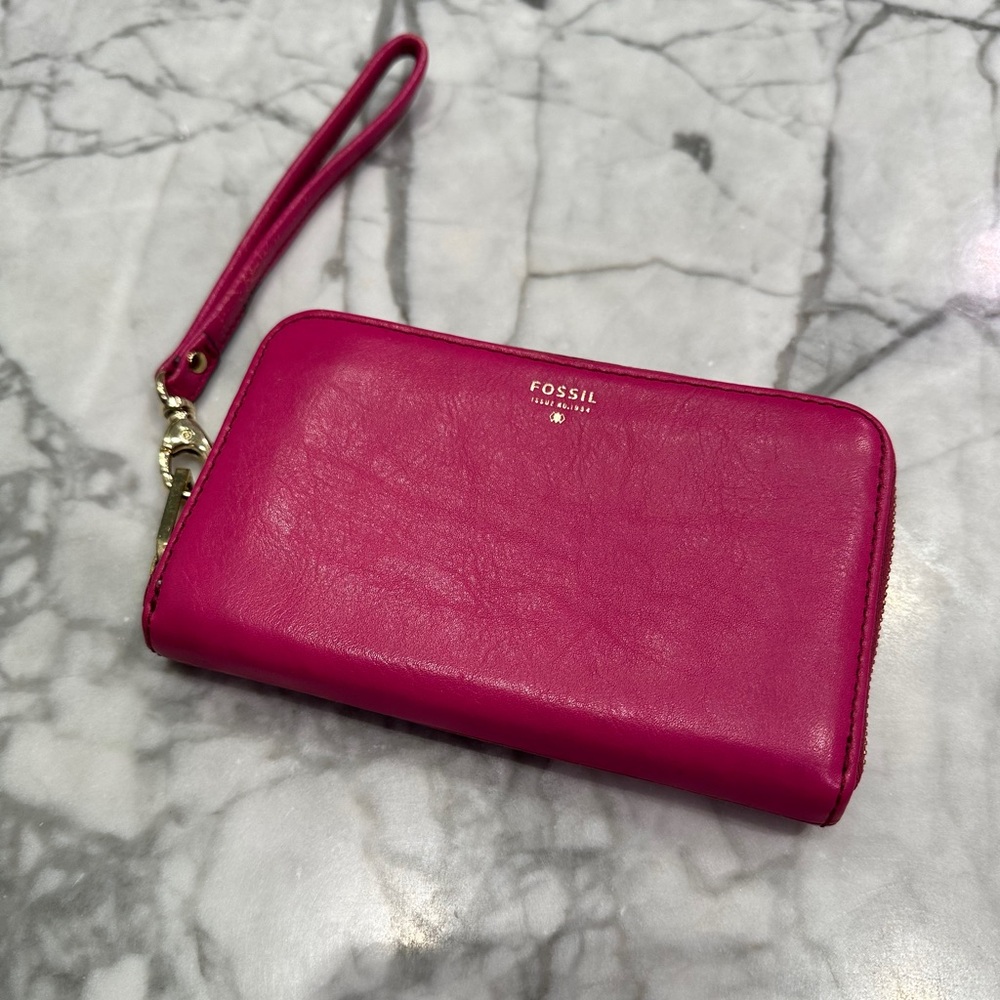 Fossil Zip Around Hot Pink Leather Wristlet/Wallet/Clutch